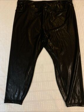 Joe Fresh Women’s Black Faux Leather Jogger Pants, size 3X. NWOT.